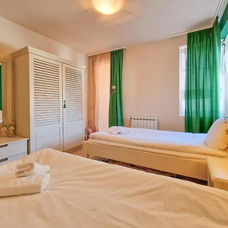 Daire Royal Towers - 2bd Flat With Parking By Flat Mаnager *