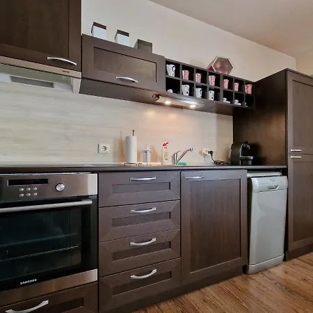 Royal Towers - 2bd Flat With Parking By Flat Mаnager דירה בנסקו