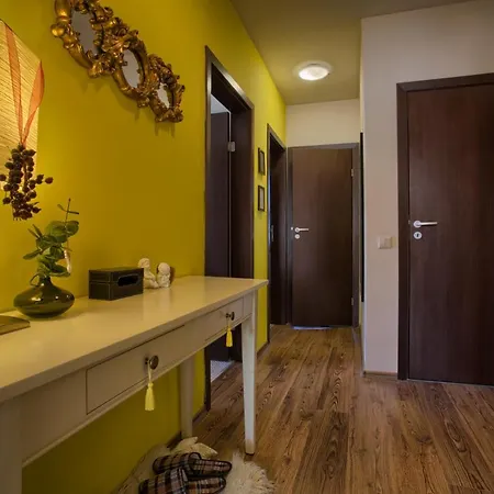 דירה Royal Towers - 2bd Flat With Parking By Flat Mаnager בנסקו