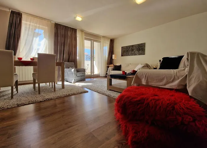 Apartment Royal Towers - 2bd Flat With Parking By Flat Mаnager
