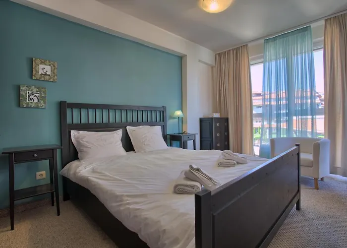 Royal Towers - 2bd Flat With Parking By Flat Mаnager 班斯科